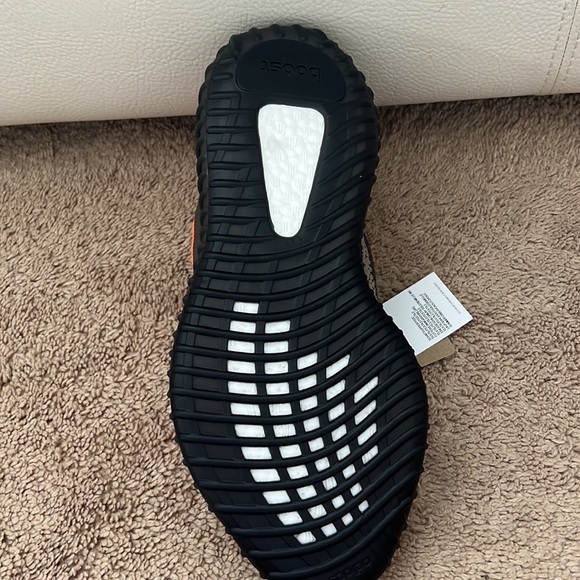 Yeezy 350 Carbon Beluga V2